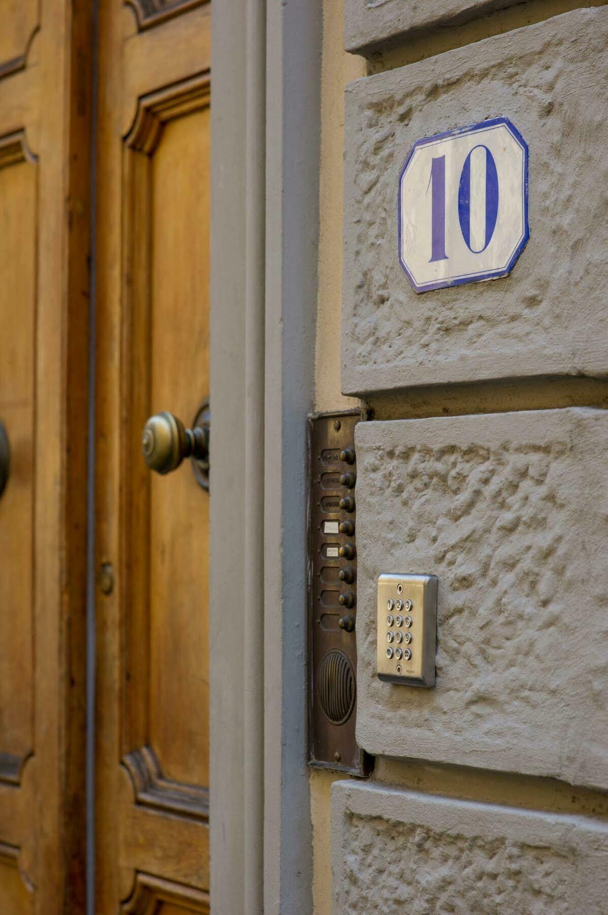 Arnobio Florence Suites Exterior photo